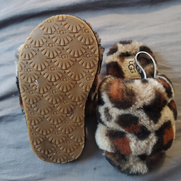 Ugg Size 7 toddler - Picture 3 of 3